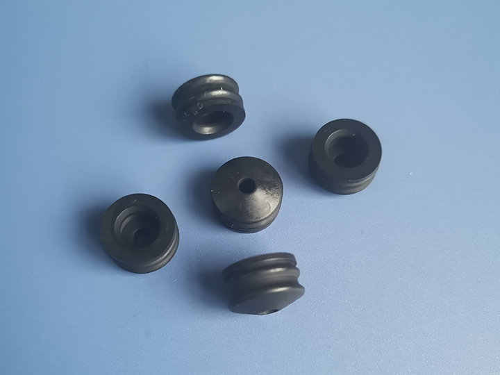 Self-destruction/hole type gasket